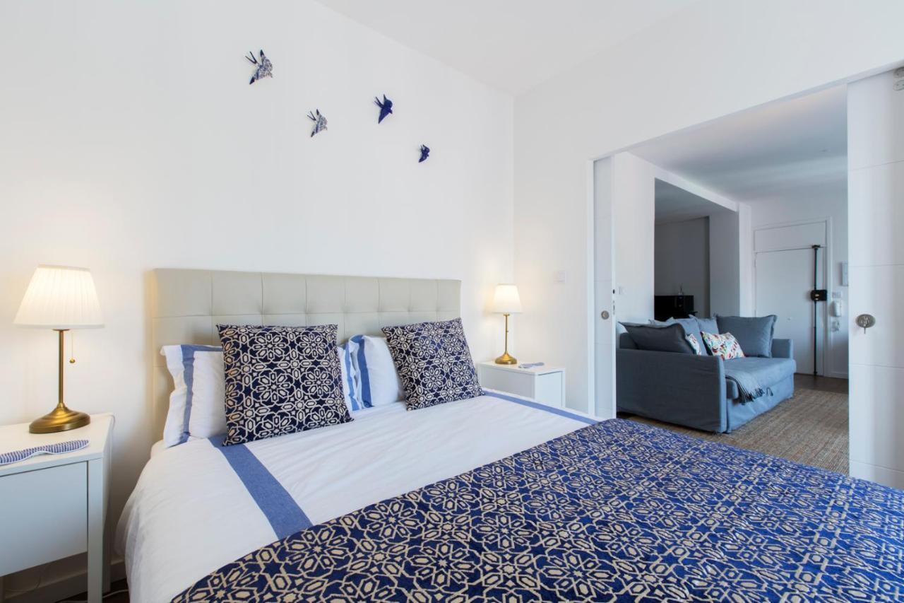 Amazing Downtown Apt With Small Balcony With View Over The Castle Лиссабон Экстерьер фото