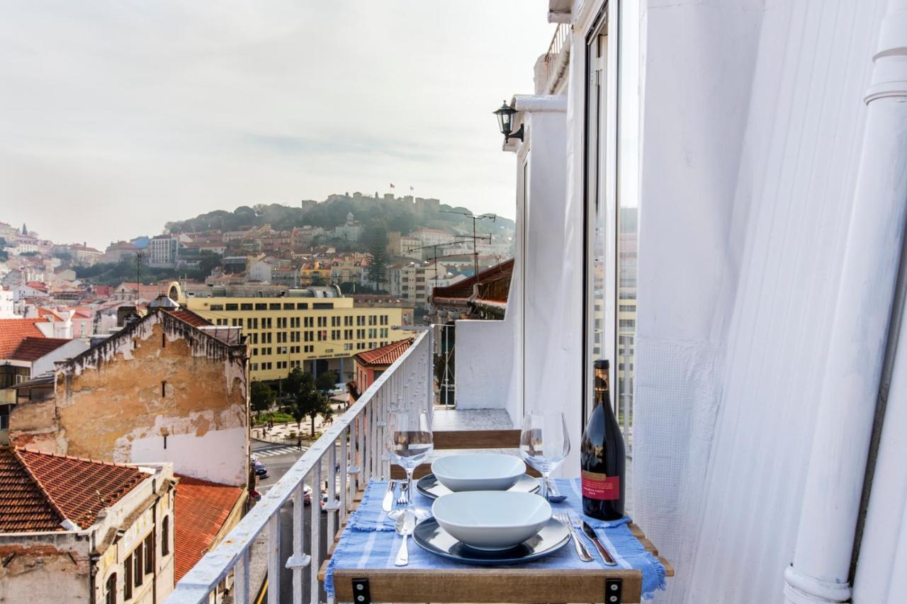 Amazing Downtown Apt With Small Balcony With View Over The Castle Лиссабон Экстерьер фото