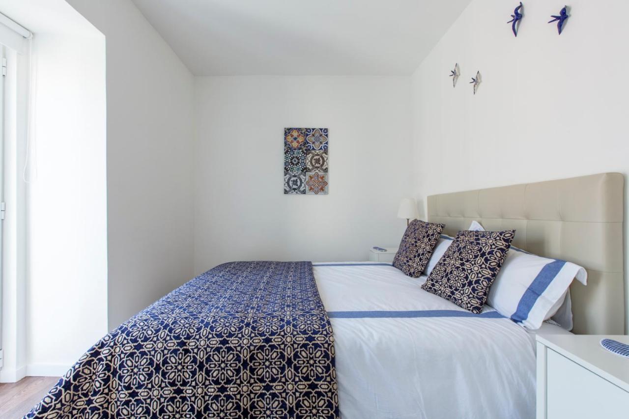 Amazing Downtown Apt With Small Balcony With View Over The Castle Лиссабон Экстерьер фото